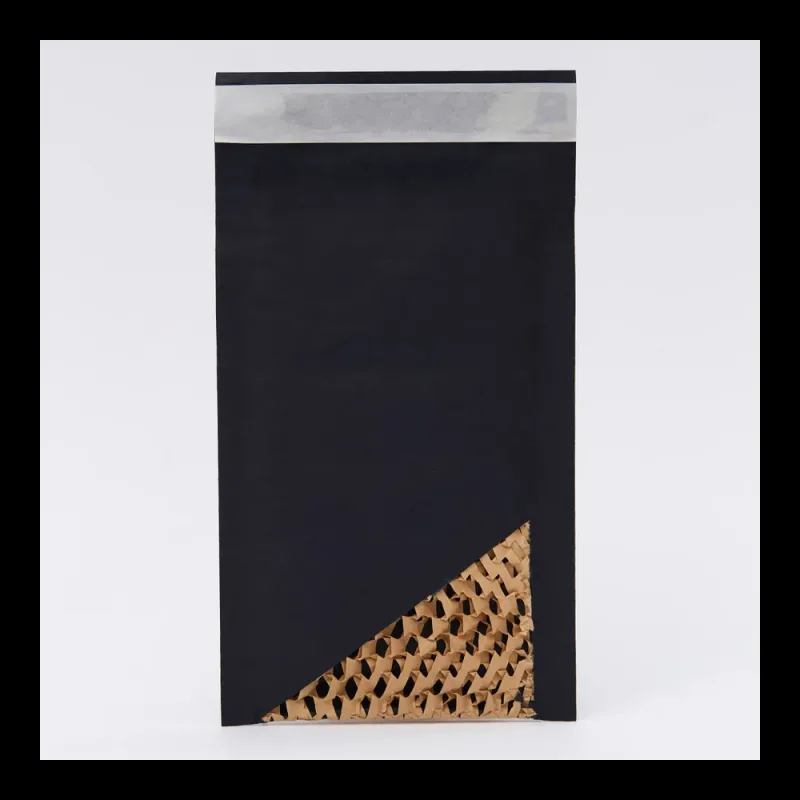 Крафт-конверт с прослойкой из сетчатой бумаги, черный, 120*170+40 мм